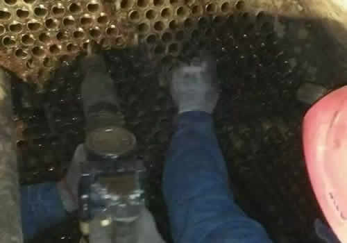 凝汽器换管选用铜管或钛管